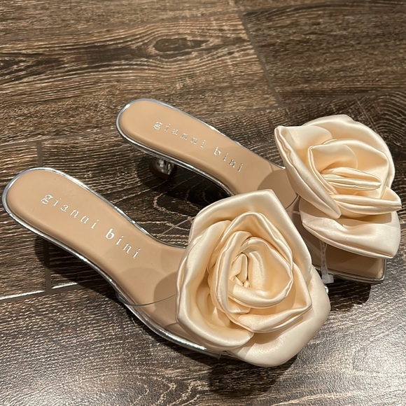 Gianni Bini Shoes - Gianni Bini Alana Clear Flower Dress Sandals